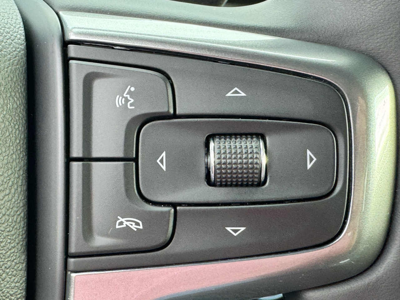 Chevrolet Silverado 1500 4WD Crew Cab 147" RST 2025