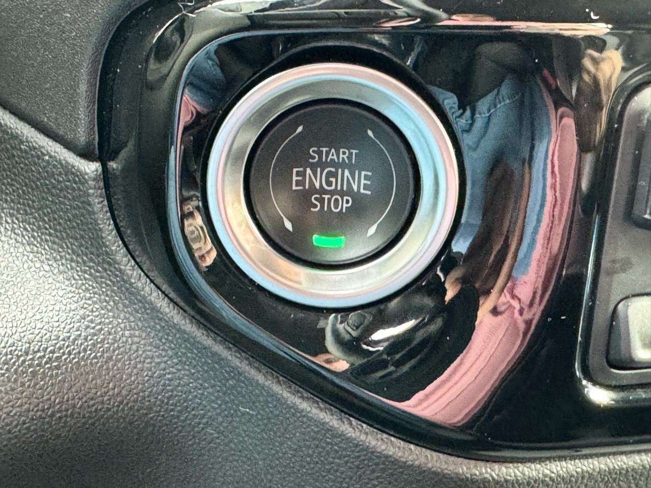 Chevrolet Silverado 1500 4WD Crew Cab 147" RST 2025