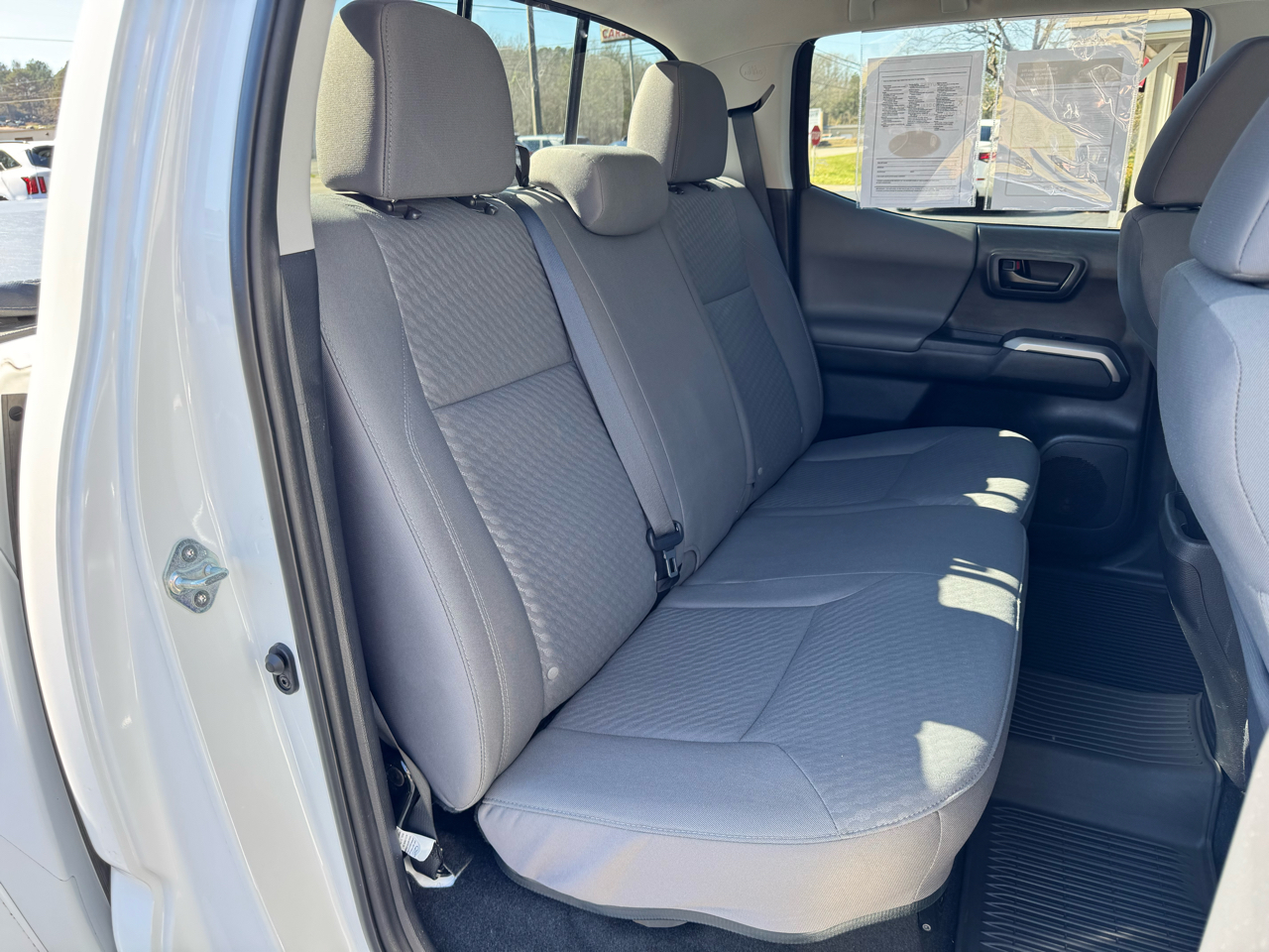 Toyota Tacoma 2WD SR5 Double Cab 5' Bed V6 AT (Natl) 2023