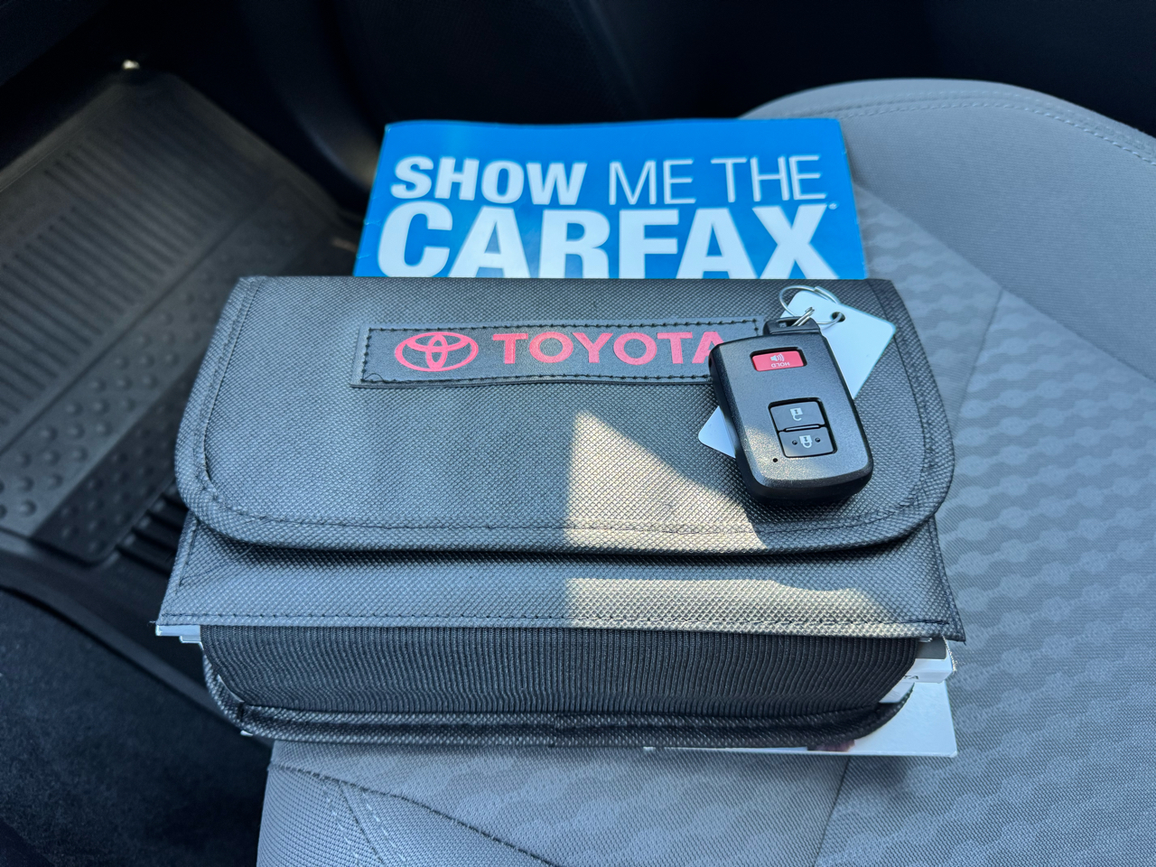 Toyota Tacoma 2WD SR5 Double Cab 5' Bed V6 AT (Natl) 2023