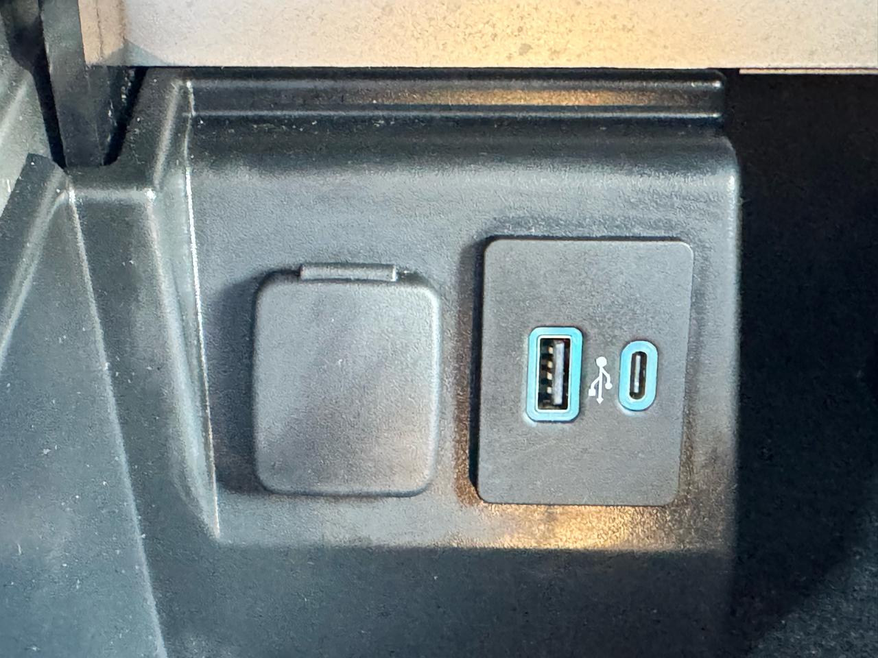 Ford Explorer XLT RWD 2023