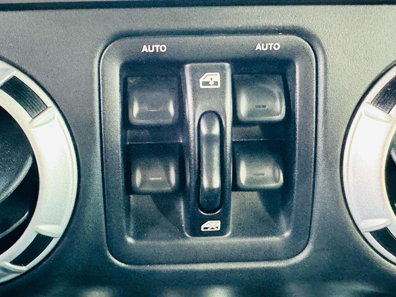 Jeep Wrangler Unlimited 4WD 4dr Sahara 2016