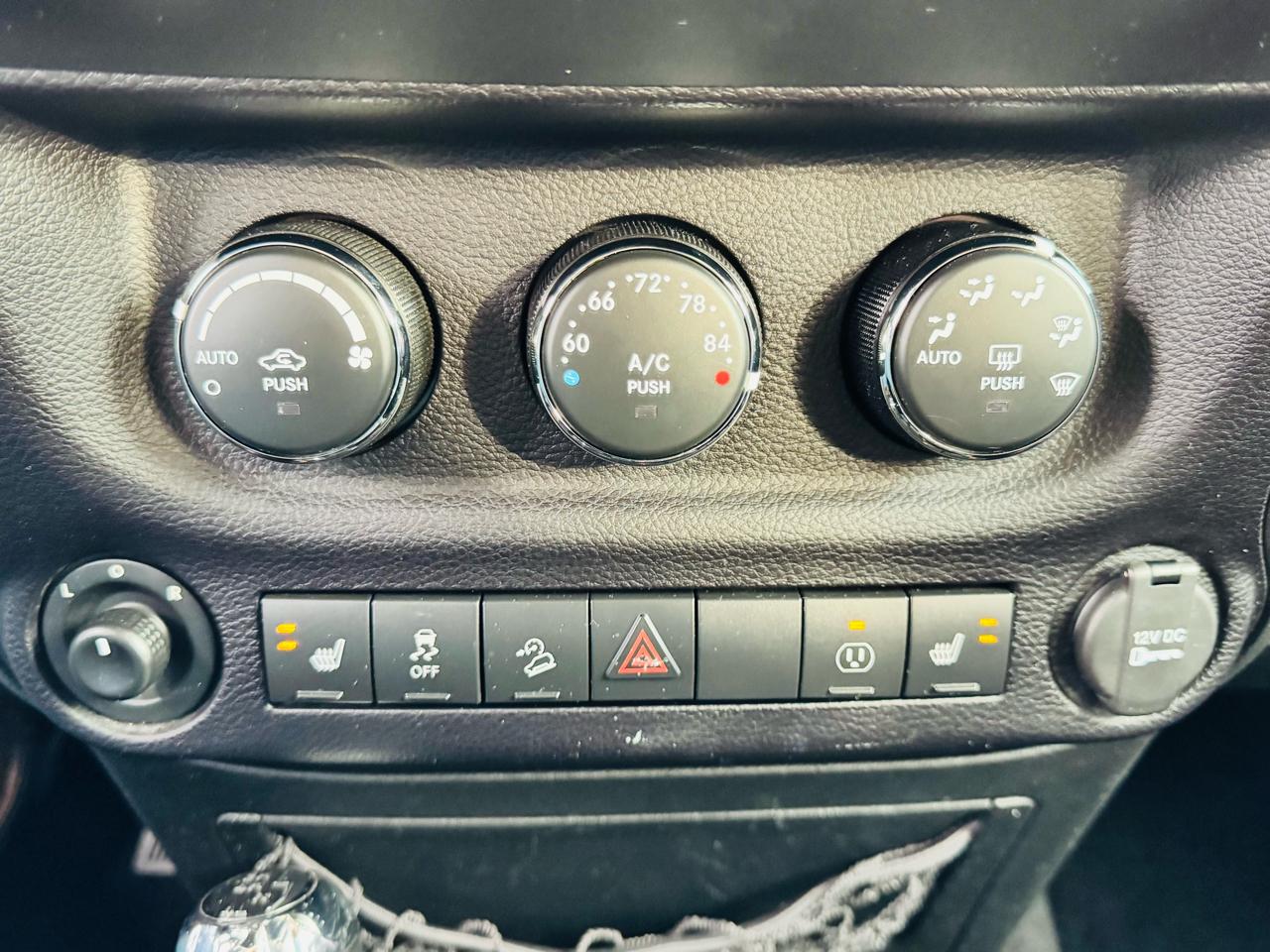 Jeep Wrangler Unlimited 4WD 4dr Sahara 2016