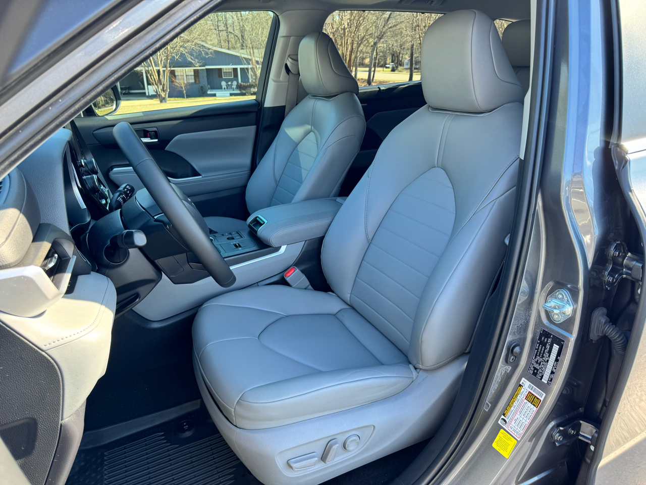 Toyota Highlander XLE FWD (Natl) 2023