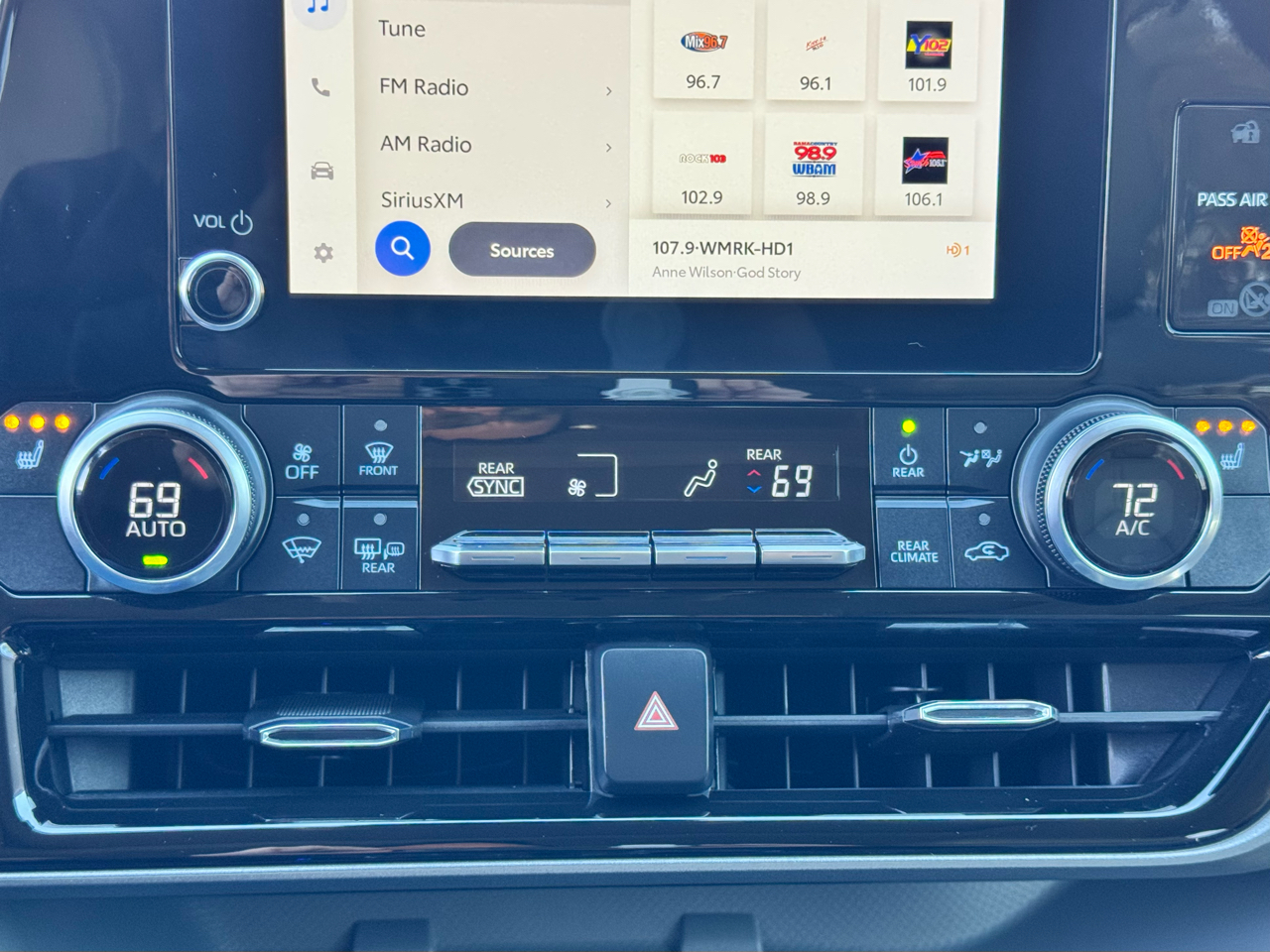 Toyota Highlander XLE FWD (Natl) 2023