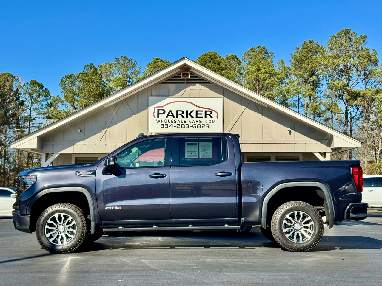 GMC Sierra 1500 4WD Crew Cab 147" AT4 2023
