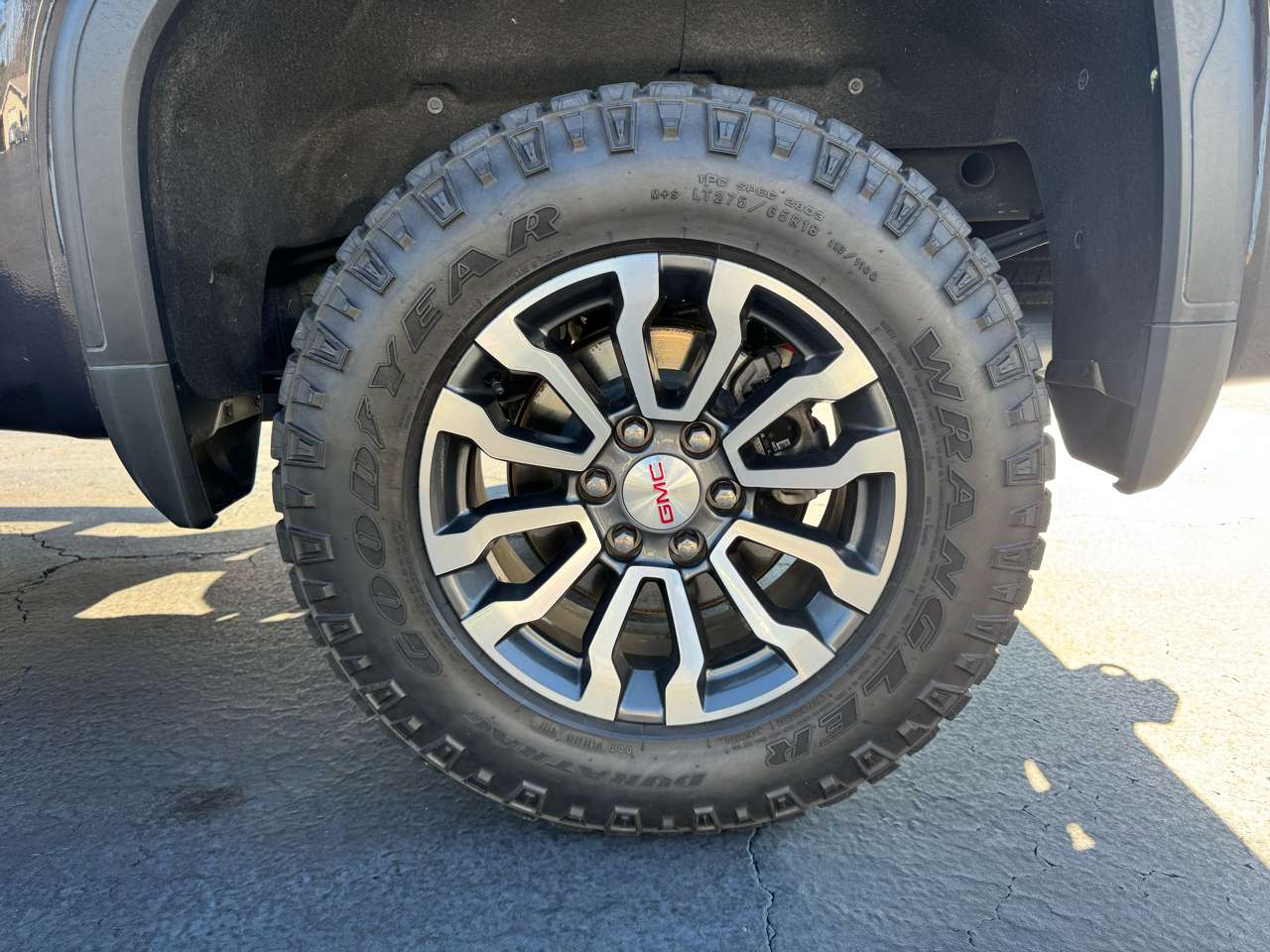 GMC Sierra 1500 4WD Crew Cab 147" AT4 2023