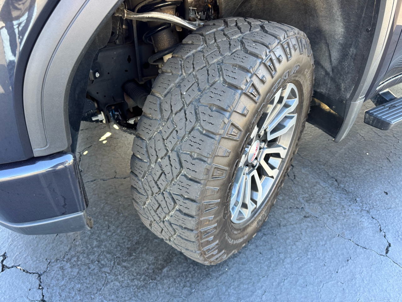 GMC Sierra 1500 4WD Crew Cab 147" AT4 2023