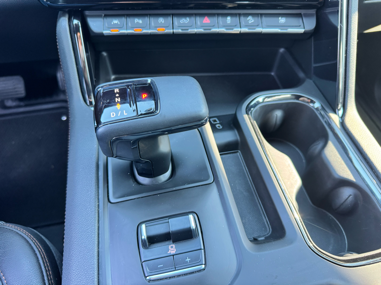 GMC Sierra 1500 4WD Crew Cab 147" AT4 2023