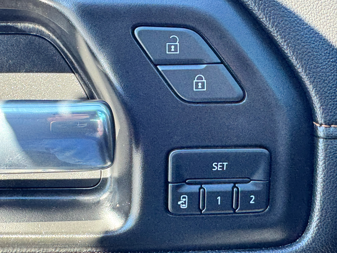 GMC Sierra 1500 4WD Crew Cab 147" AT4 2021