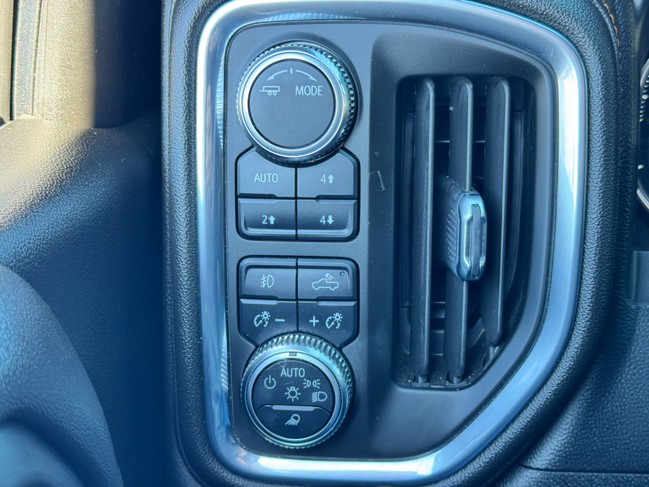 GMC Sierra 1500 4WD Crew Cab 147" AT4 2021