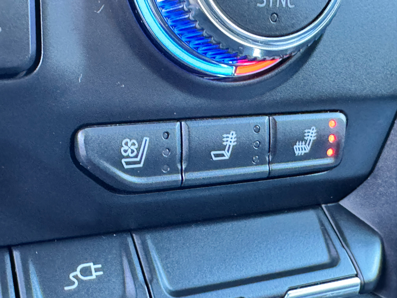 GMC Sierra 1500 4WD Crew Cab 147" AT4 2021