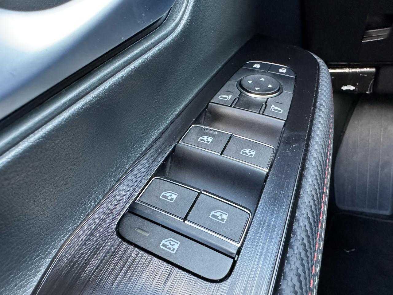 Nissan Kicks SR FWD 2025