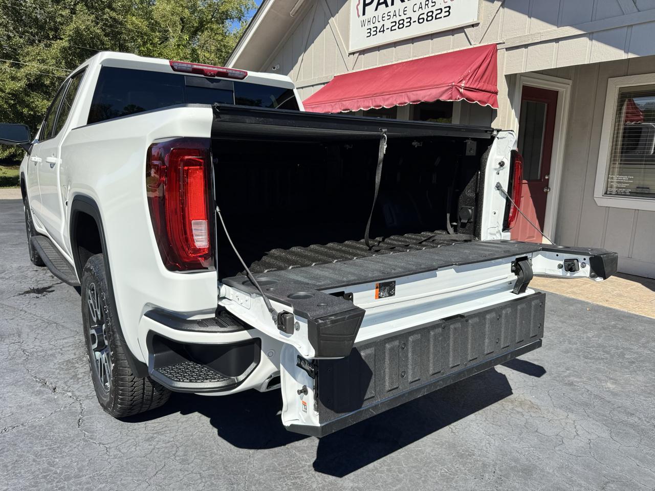 GMC Sierra 1500 4WD Crew Cab 147" AT4 2025