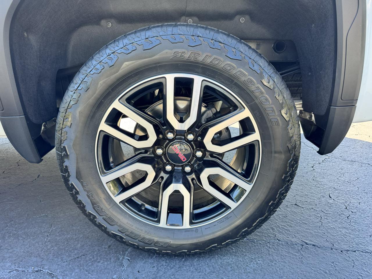 GMC Sierra 1500 4WD Crew Cab 147" AT4 2025