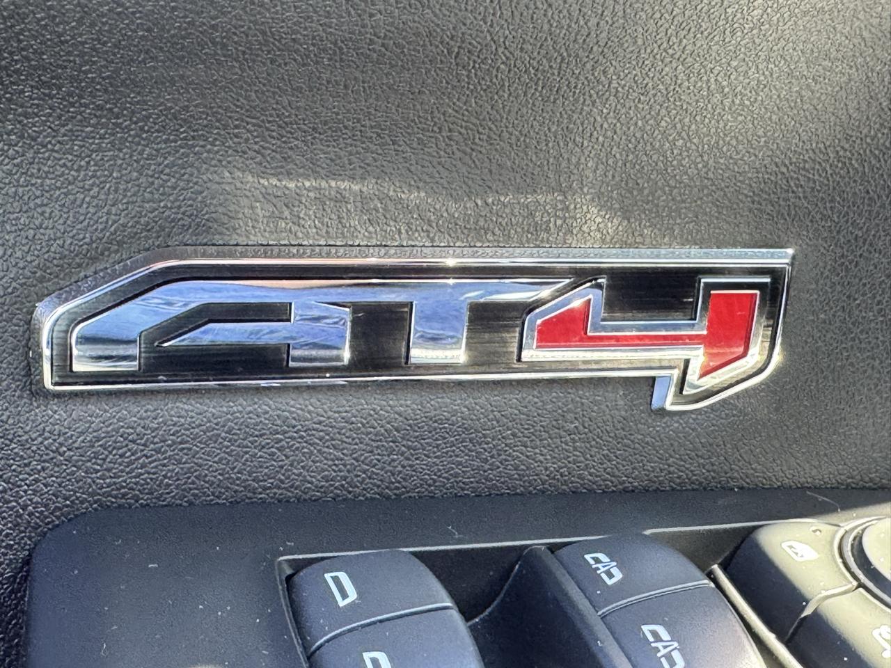 GMC Sierra 1500 4WD Crew Cab 147" AT4 2025