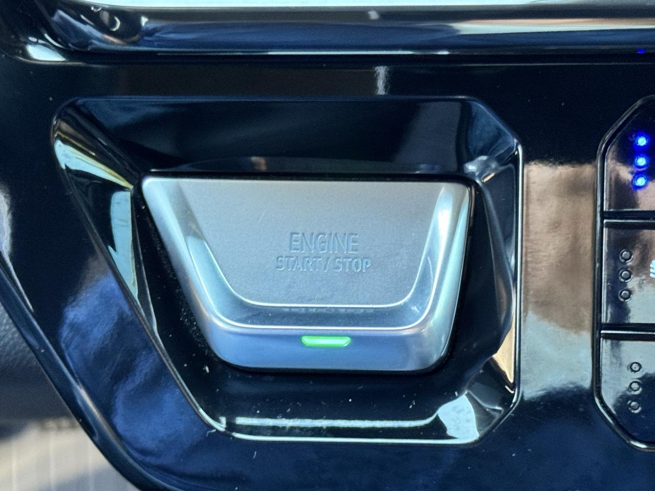 GMC Sierra 1500 4WD Crew Cab 147" AT4 2025