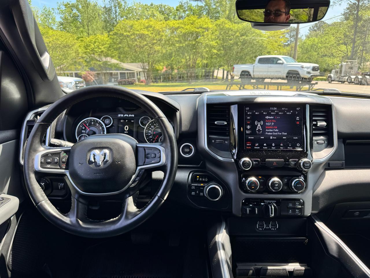 RAM 1500 Big Horn 4x4 Crew Cab 5'7" Box 2021