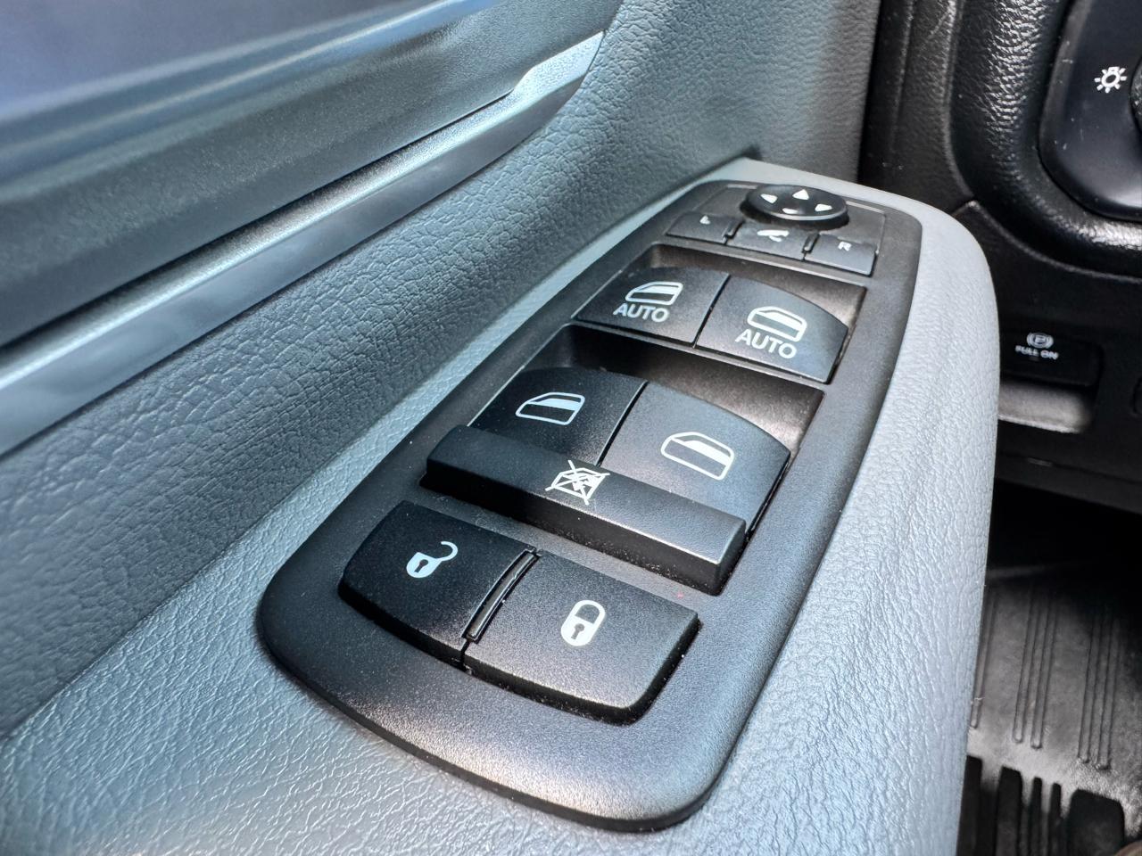 RAM 1500 Big Horn 4x4 Crew Cab 5'7" Box 2021