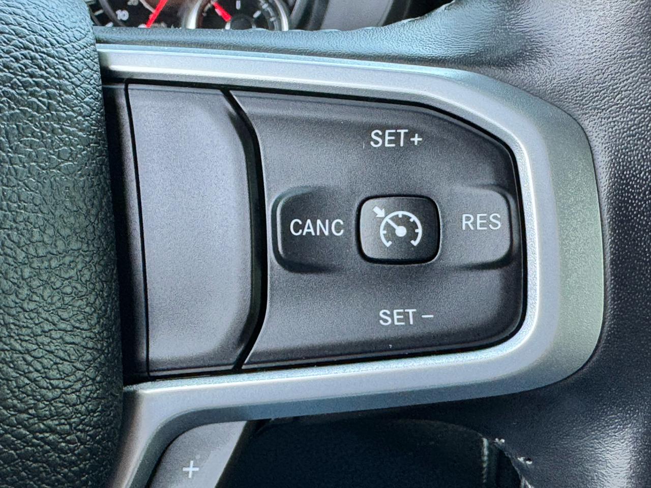 RAM 1500 Big Horn 4x4 Crew Cab 5'7" Box 2021