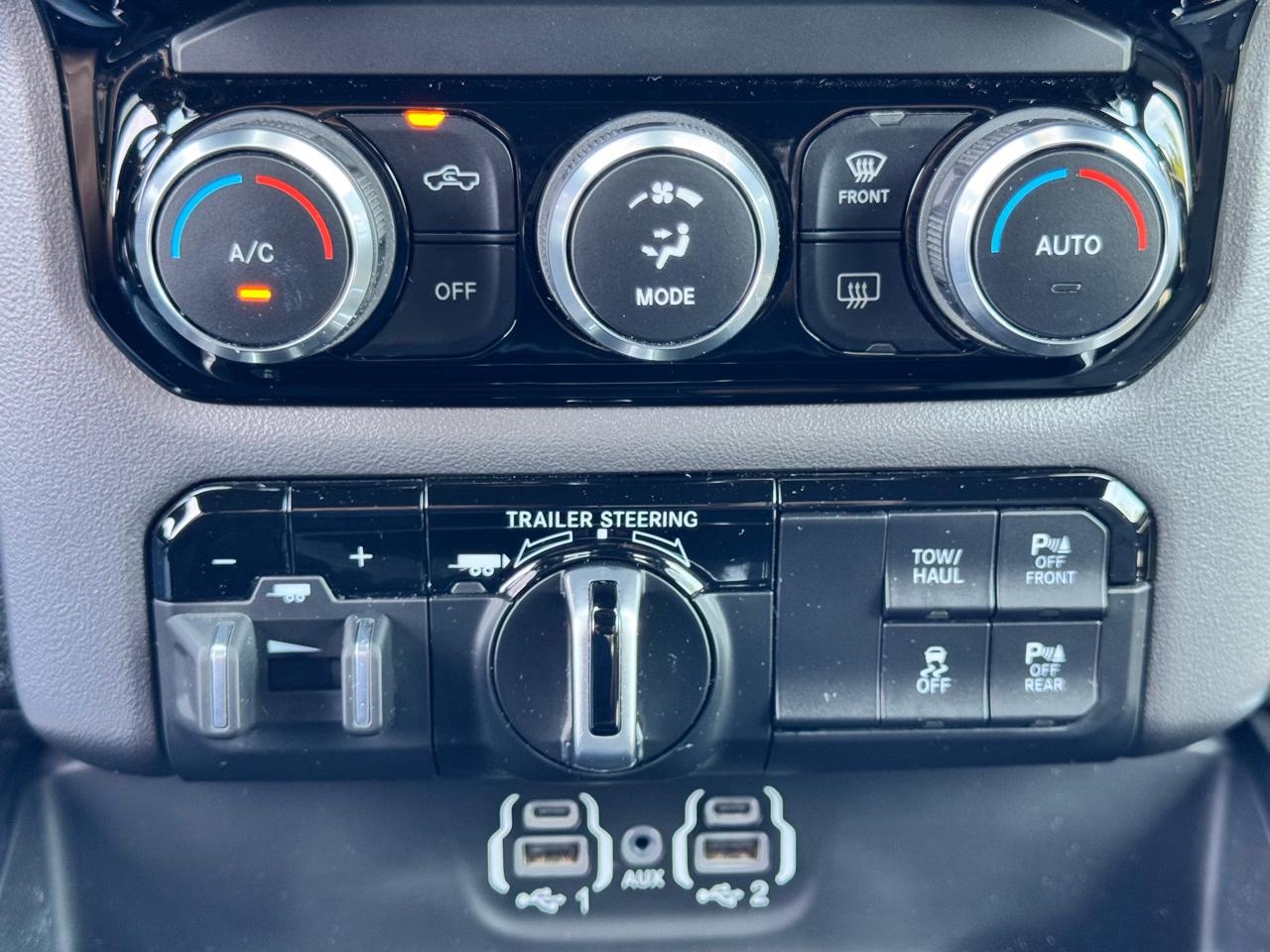 RAM 1500 Big Horn 4x4 Crew Cab 5'7" Box 2021