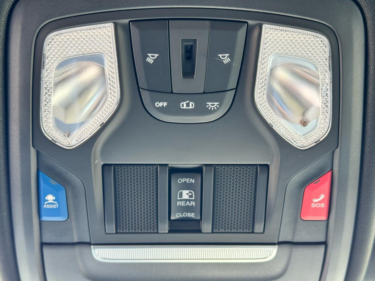 RAM 1500 Big Horn 4x4 Crew Cab 5'7" Box 2021