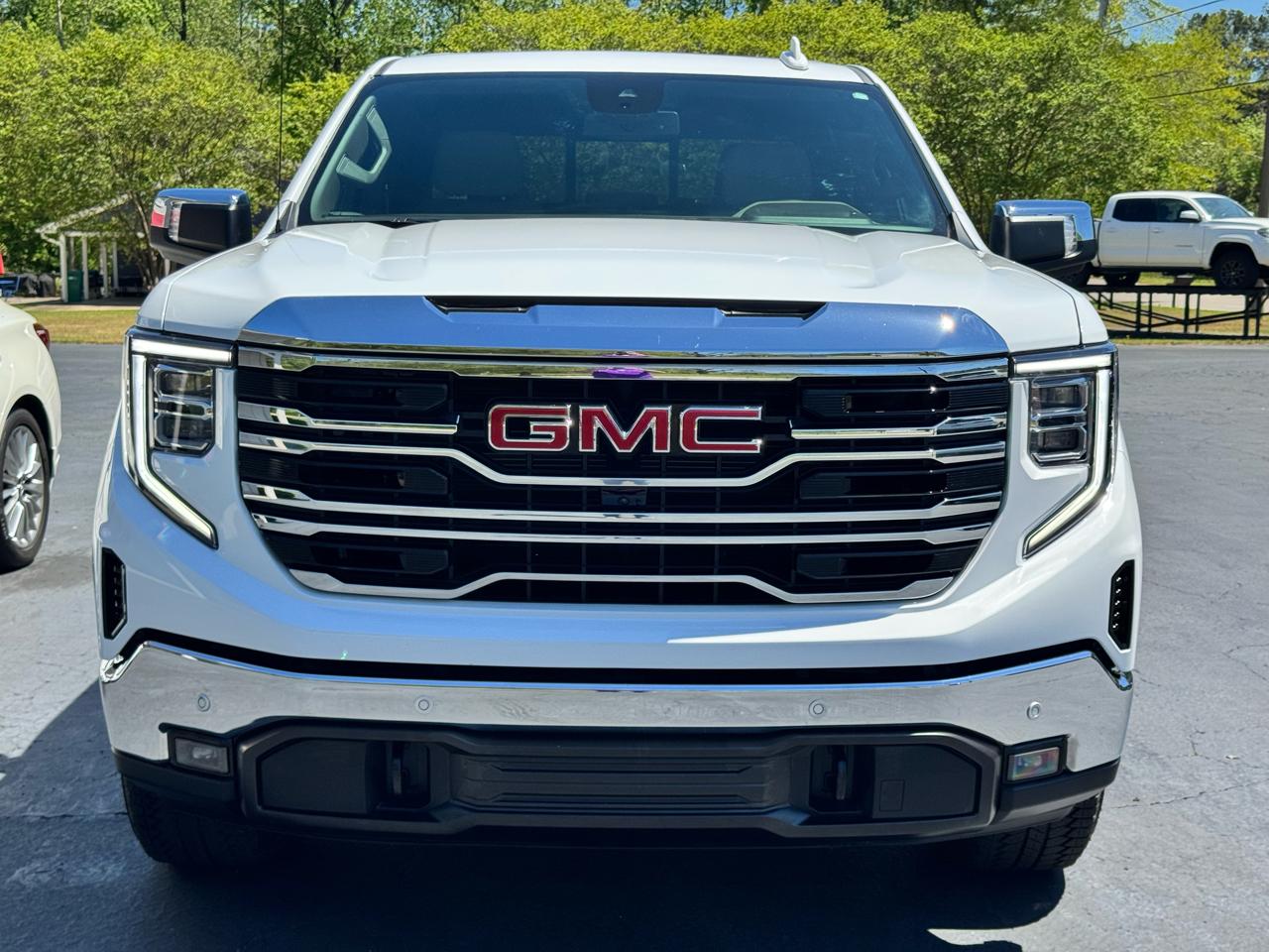 GMC Sierra 1500 4WD Crew Cab 147" SLT 2026