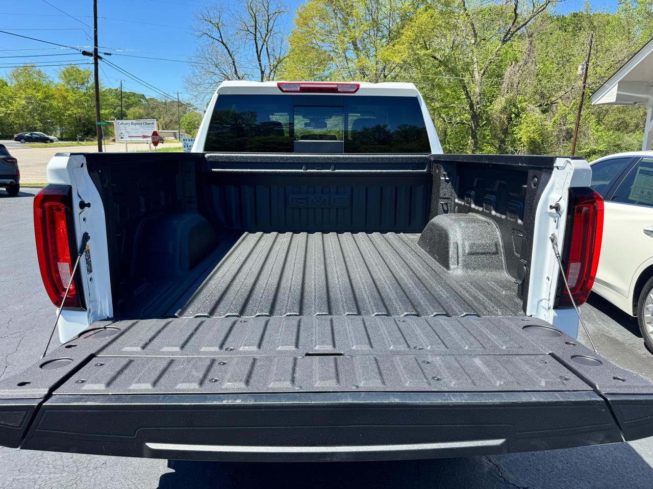 GMC Sierra 1500 4WD Crew Cab 147" SLT 2026