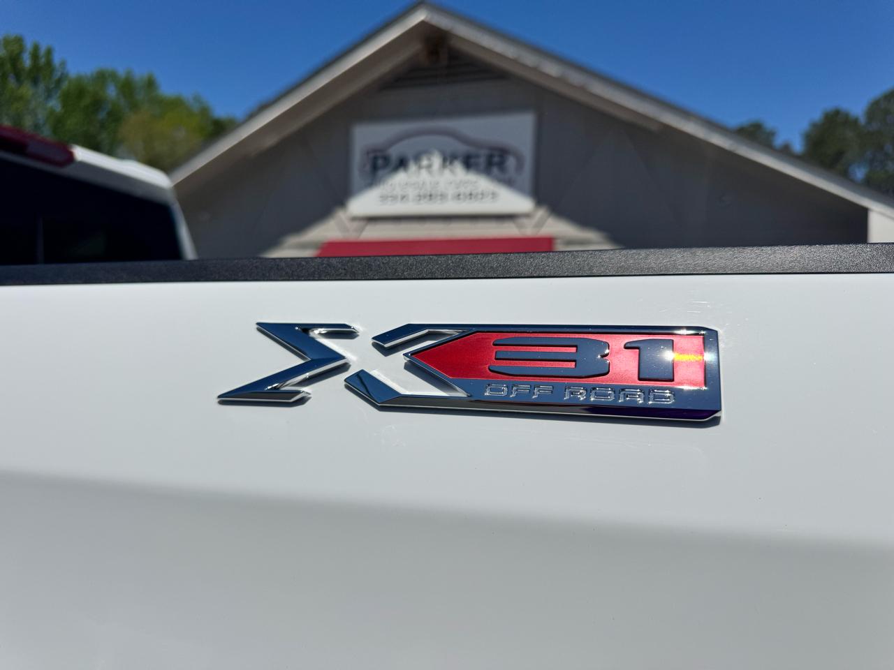 GMC Sierra 1500 4WD Crew Cab 147" SLT 2026