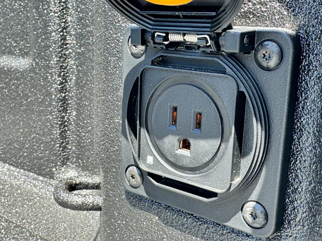 GMC Sierra 1500 4WD Crew Cab 147" SLT 2026