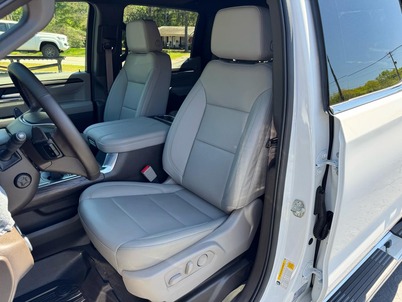 GMC Sierra 1500 4WD Crew Cab 147" SLT 2026