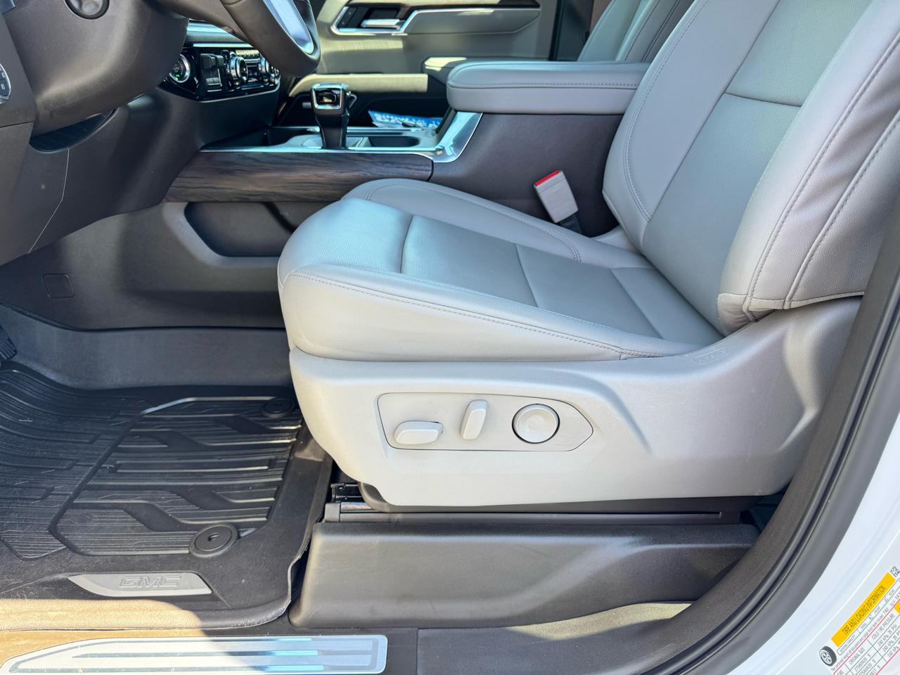 GMC Sierra 1500 4WD Crew Cab 147" SLT 2026