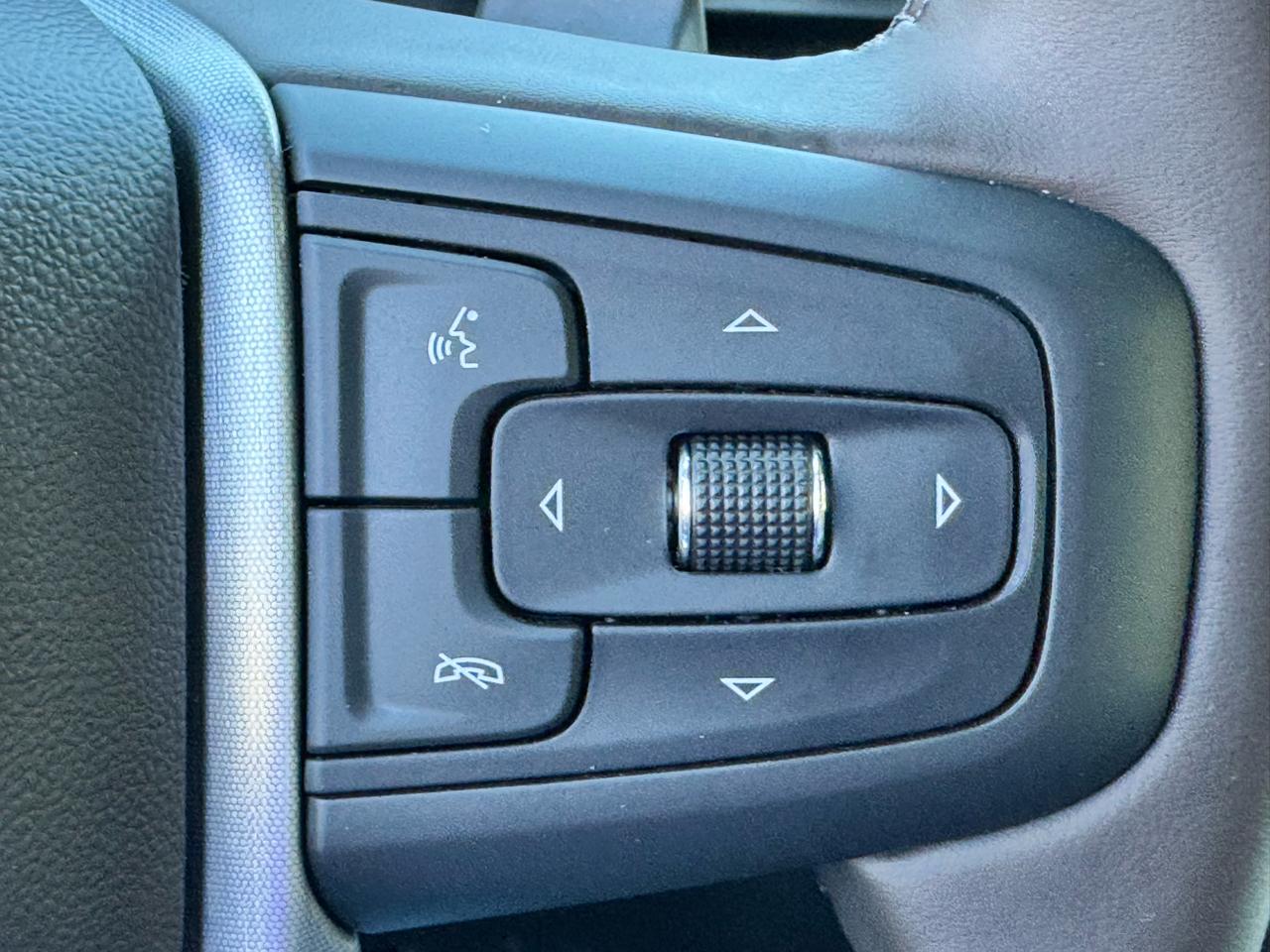 GMC Sierra 1500 4WD Crew Cab 147" SLT 2026