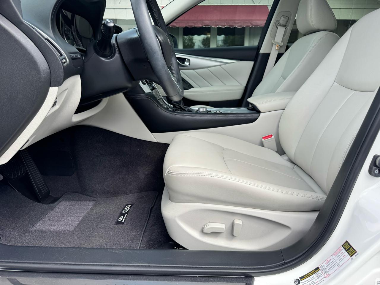 Infiniti Q50 3.0t LUXE RWD 2021