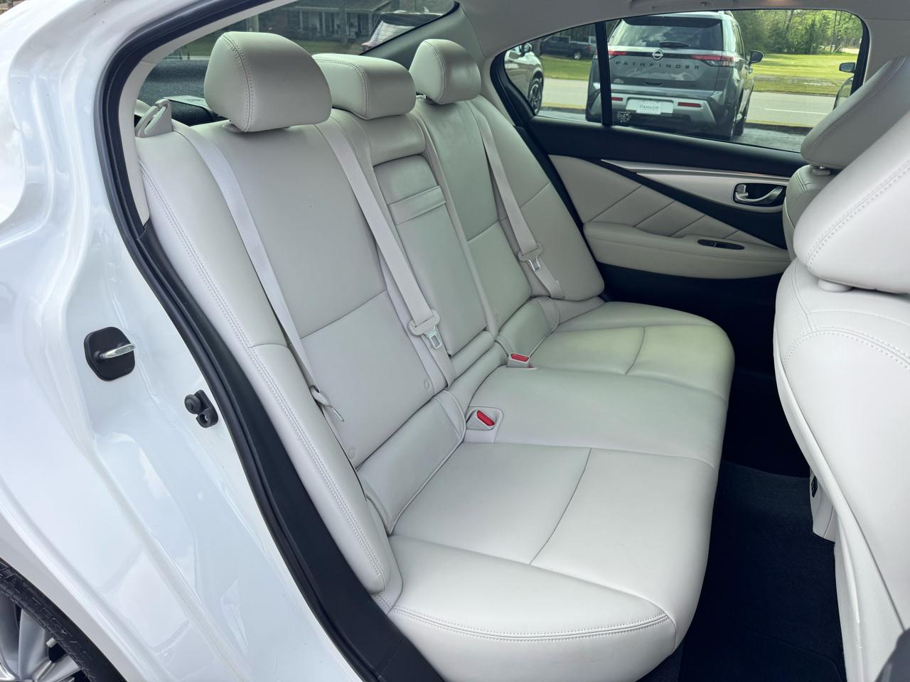 Infiniti Q50 3.0t LUXE RWD 2021