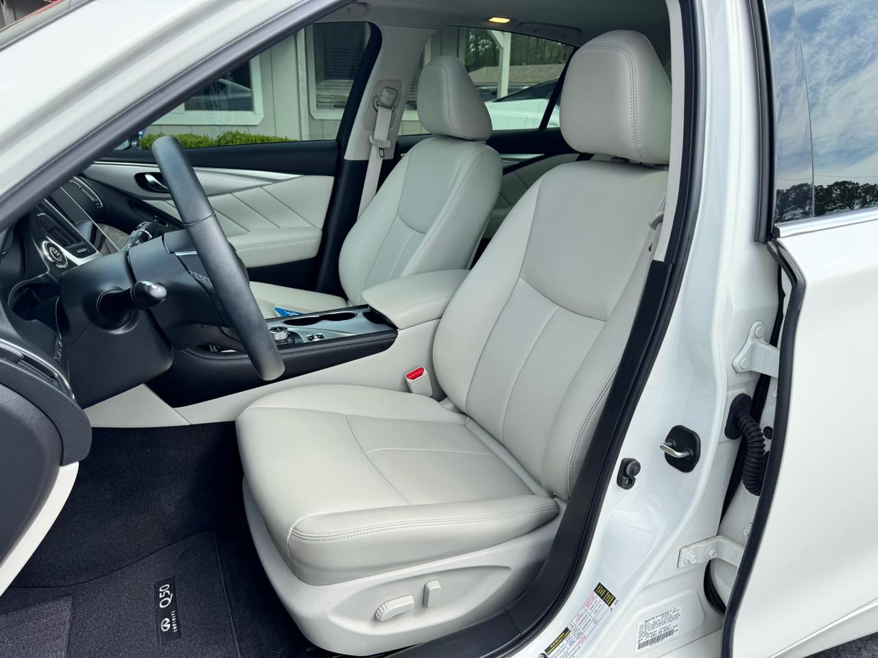 Infiniti Q50 3.0t LUXE RWD 2021