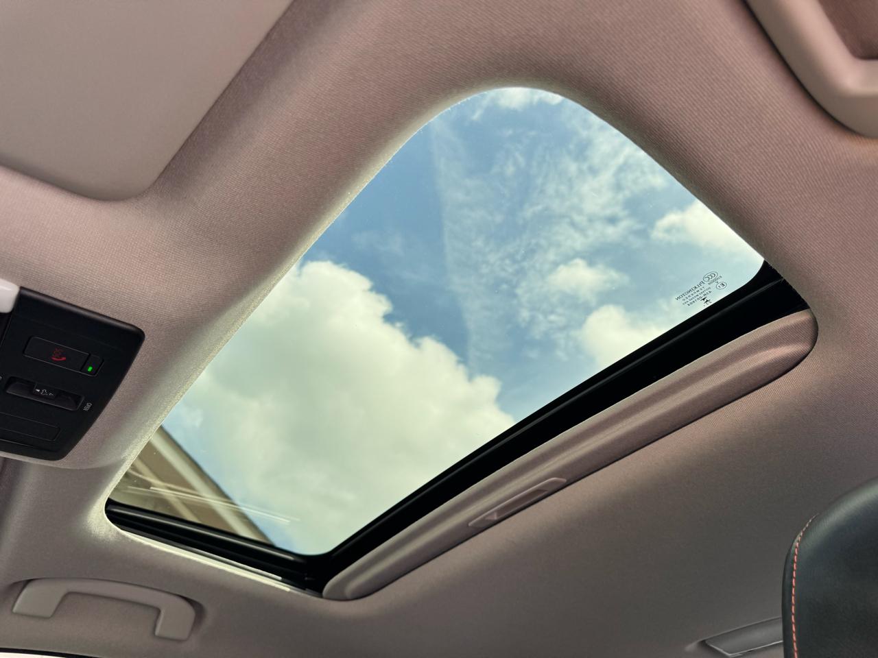 Nissan Sentra SR CVT 2024