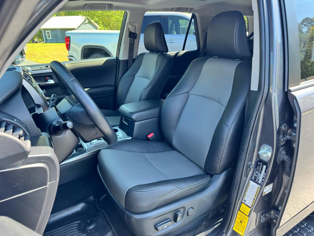 Toyota 4Runner SR5 Premium 2WD (Natl) 2023