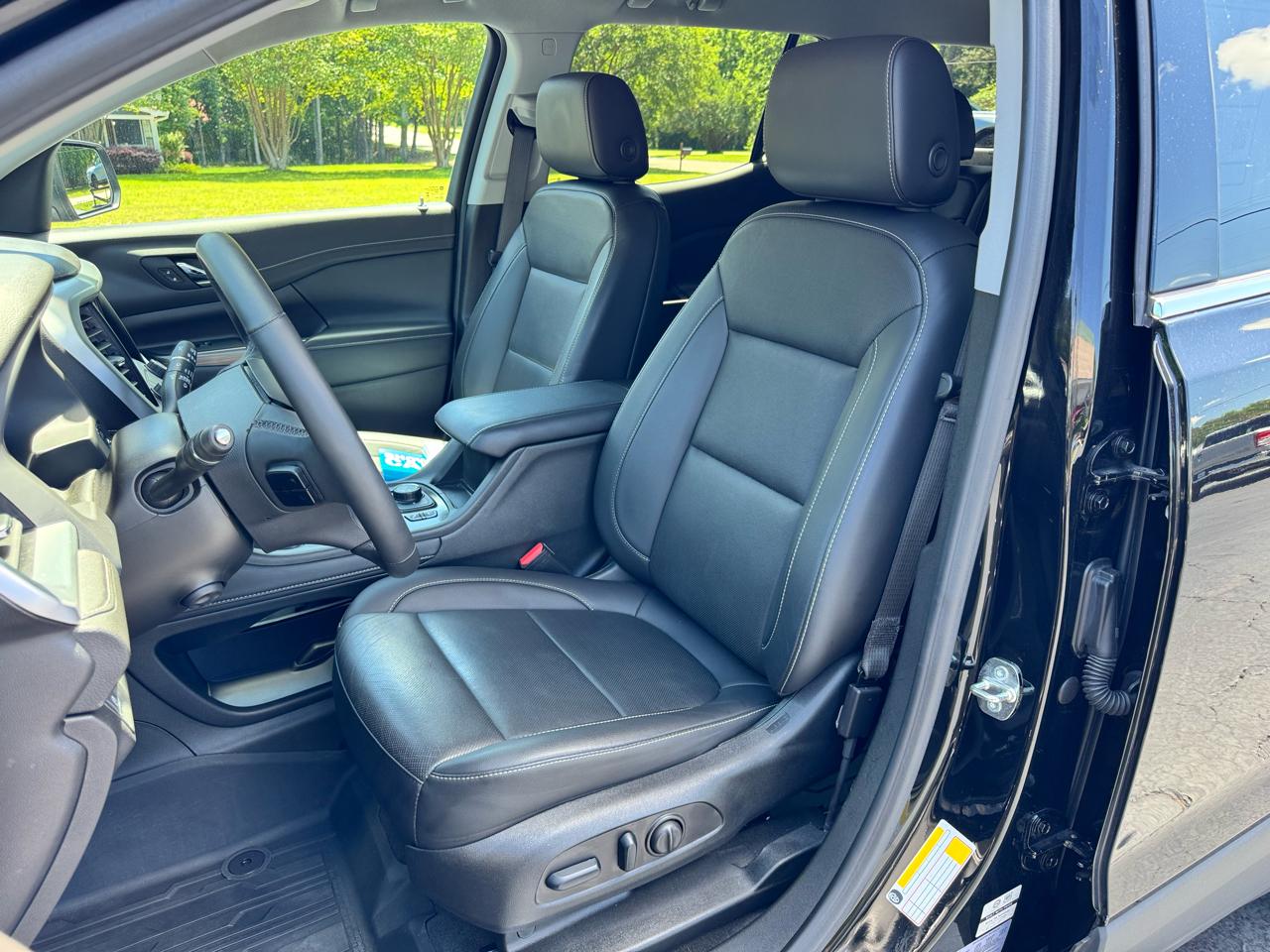 GMC Acadia FWD 4dr SLT 2023