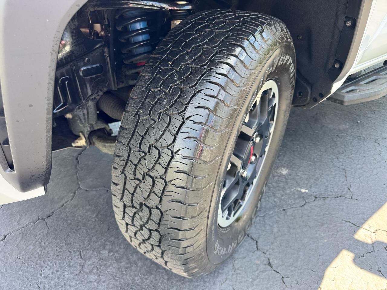 Toyota Tacoma 4WD TRD Off Road Double Cab 5' Bed AT (Natl) 2025