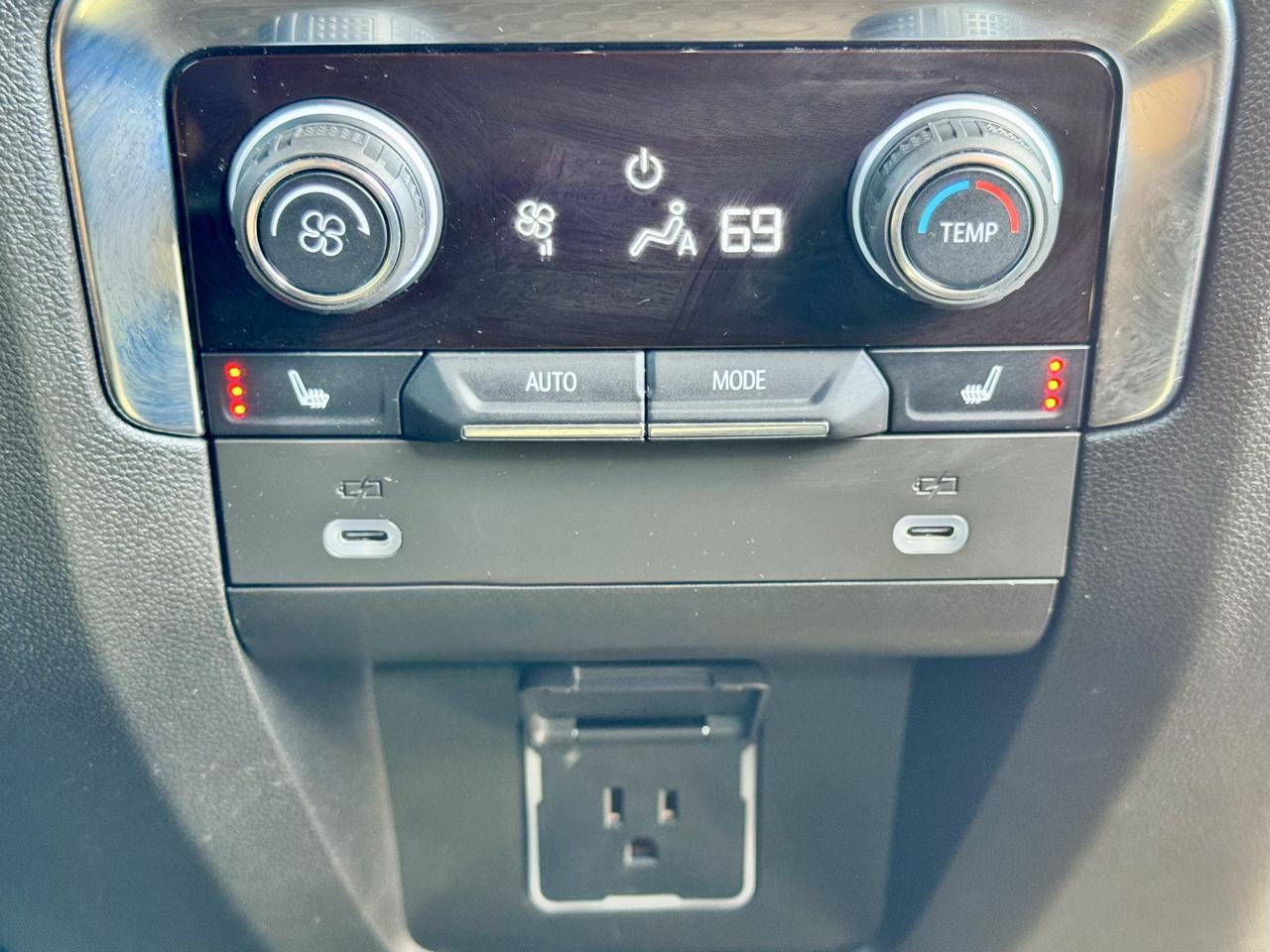 Chevrolet Tahoe 2WD 4dr Premier 2024