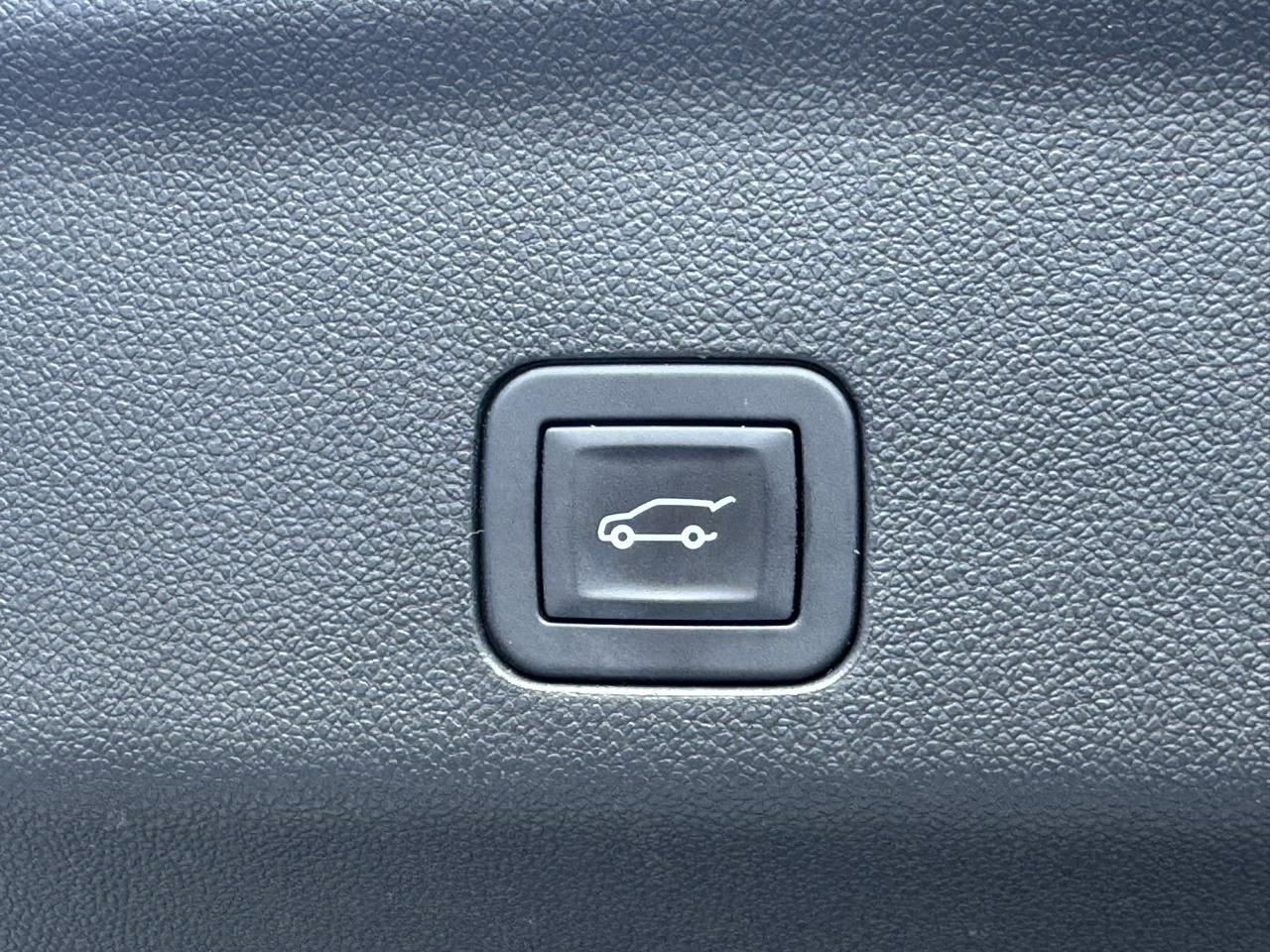 Chevrolet Tahoe 2WD 4dr Premier 2024