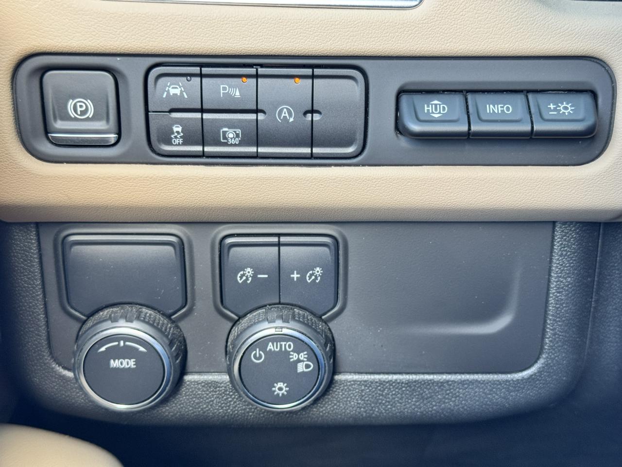 Chevrolet Tahoe 2WD 4dr Premier 2024