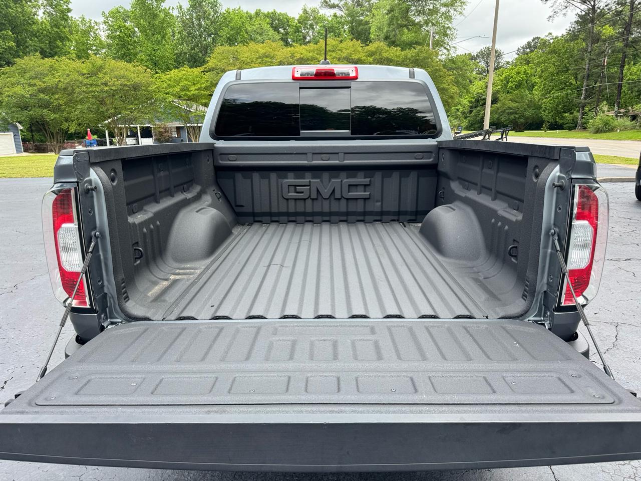 GMC Canyon 4WD Crew Cab 128" Elevation 2022