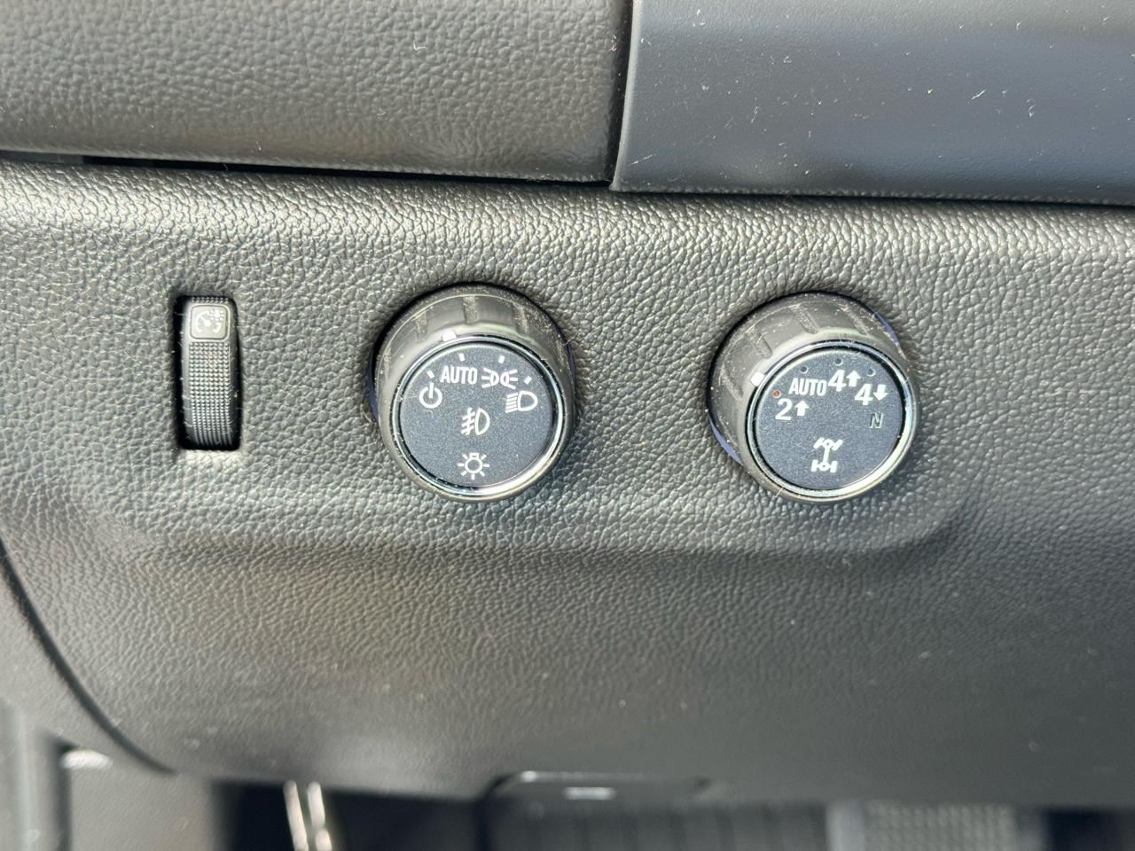 GMC Canyon 4WD Crew Cab 128" Elevation 2022