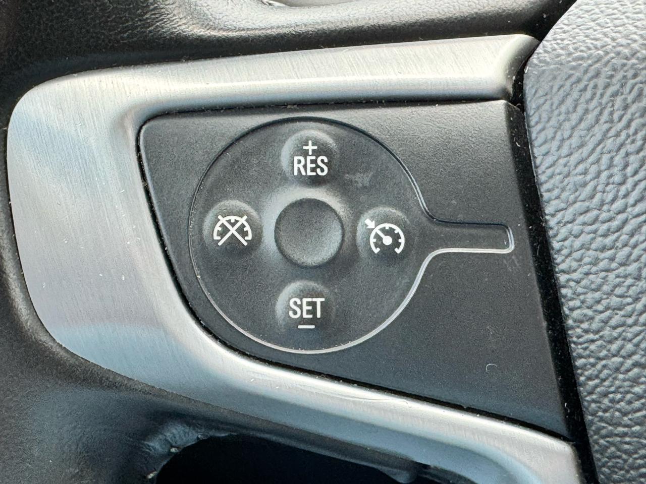 GMC Canyon 4WD Crew Cab 128" Elevation 2022