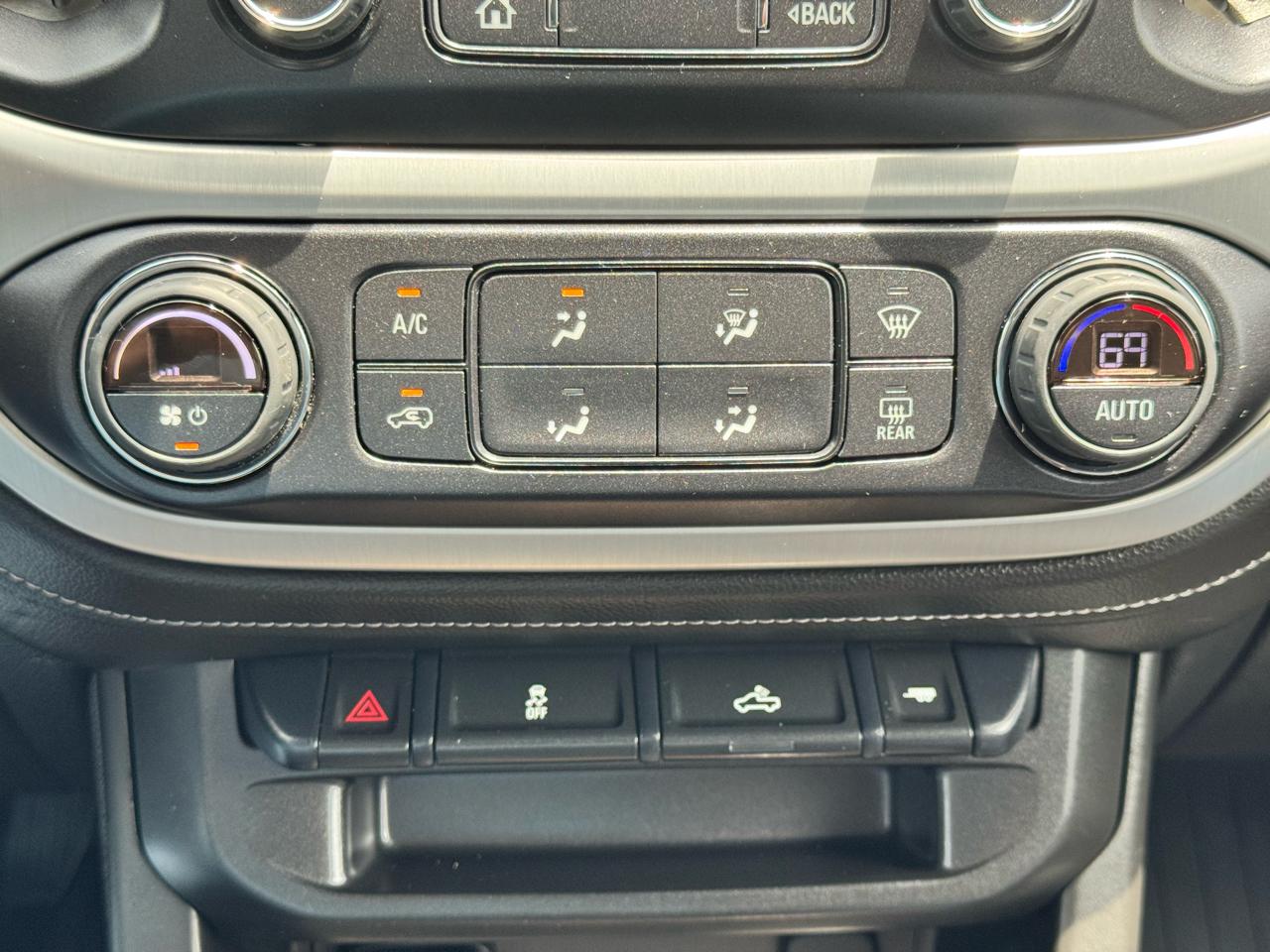 GMC Canyon 4WD Crew Cab 128" Elevation 2022
