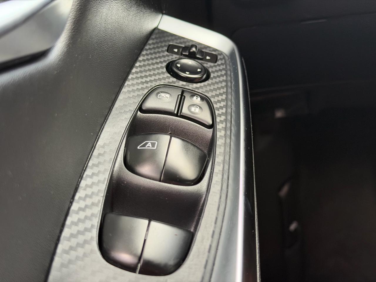Nissan Sentra SR CVT 2025