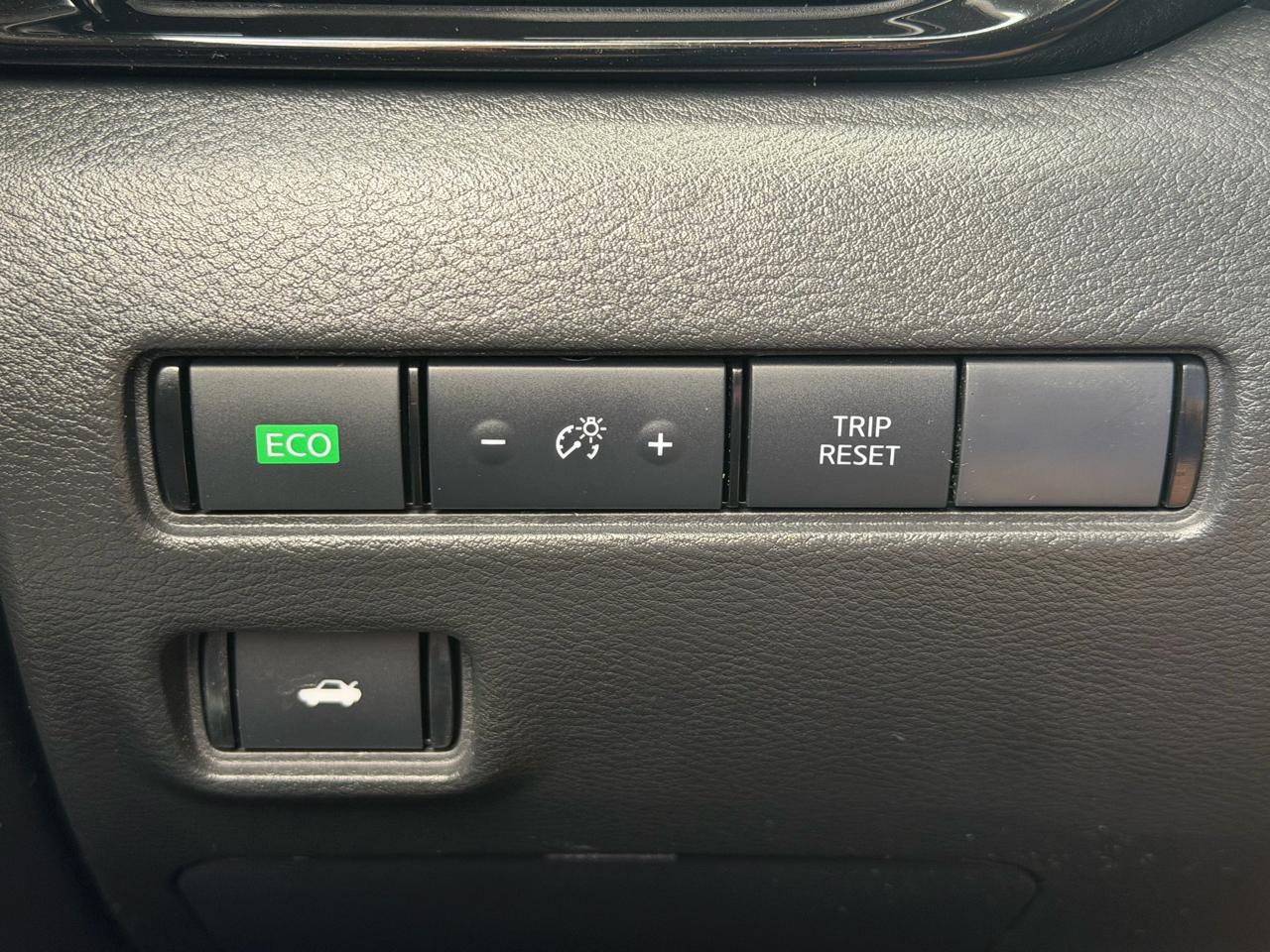 Nissan Sentra SR CVT 2025
