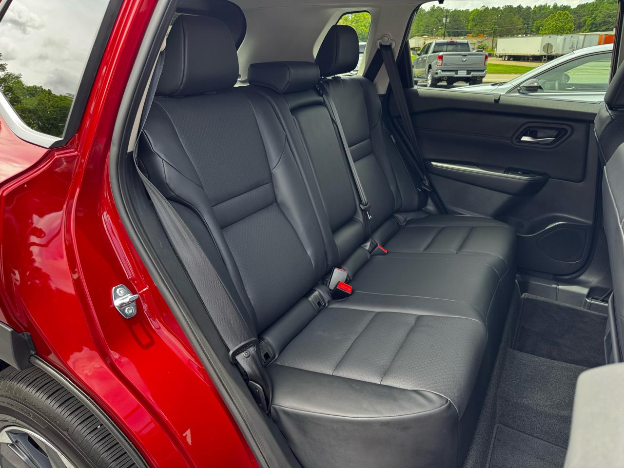 Nissan Rogue FWD SV *Ltd Avail* 2026